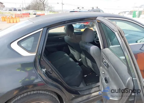 2015 Nissan Altima 2.5 S z USA, uszkodzony, nr VIN 1N4AL3AP3FC472893